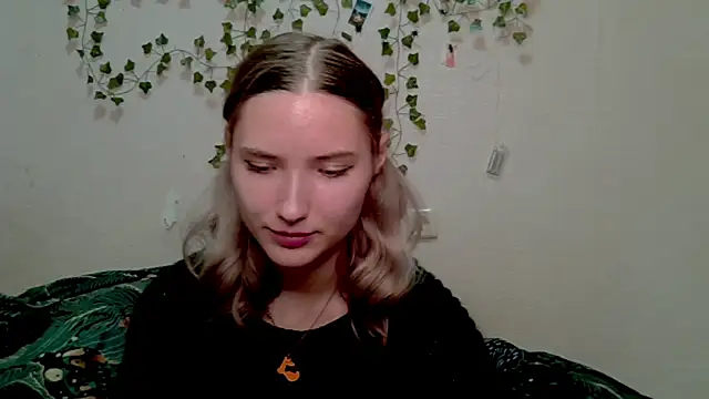  kikiclark   online show from 29, 10, 2025