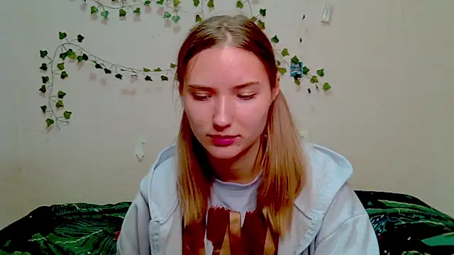  kikiclark   online show from 27, 11, 2025