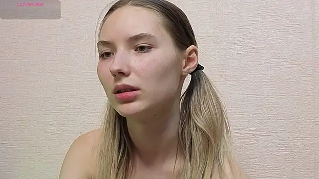 Snapshot of _kikiclark__ chatting on 24, 5, 2026 kikiclark online show from 24, 5, 2026