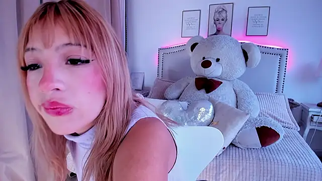 Mayajhons online show from 4, 12, 2025