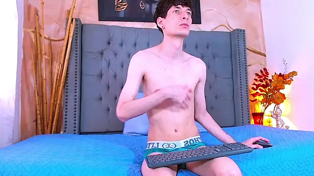 Snapshot of Luke_Carter chatting on 4, 2, 2026 Luke Carter online show from 4, 2, 2026