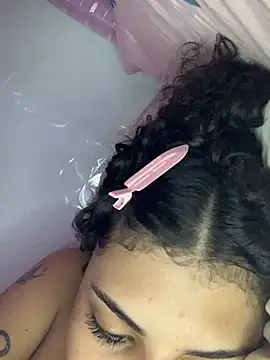 luluzinhax online show from 20, 2, 2026