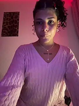 Snapshot of luluzinhax chatting on 4, 7, 2026 luluzinhax online show from 4, 7, 2026