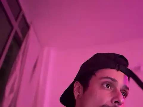 Snapshot of chrisalmeid_ chatting on 5, 11, 2025 chrisalmeid online show from 5, 11, 2025