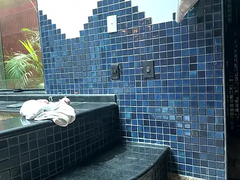 Snapshot of chrisalmeid_ chatting on 18, 12, 2025 chrisalmeid online show from 18, 12, 2025