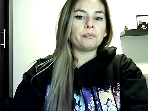 Snapshot of Valery__Rouse_ chatting on 3, 6, 2026 Valery Rouse online show from 3, 6, 2026