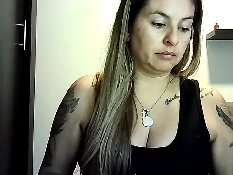 Snapshot of Valery__Rouse_ chatting on 4, 6, 2026 Valery Rouse online show from 4, 6, 2026