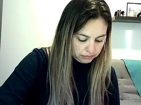 Snapshot of Valery__Rouse_ chatting on 21, 7, 2026 Valery Rouse online show from 21, 7, 2026