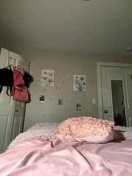 Snapshot of gigifox220 chatting on 28, 9, 2025 gigifox220 online show from 28, 9, 2025