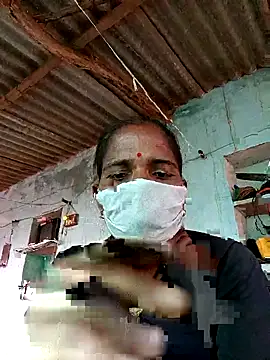 Snapshot of Hot-honi chatting on 9, 10, 2025 Hot-honi online show from 9, 10, 2025