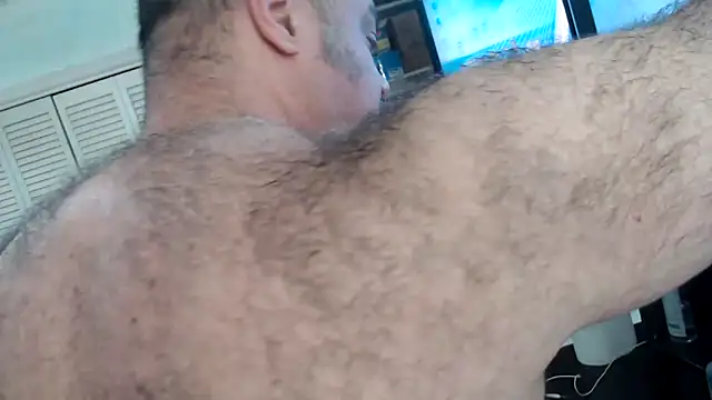 Snapshot of bullmusclejoe chatting on 23, 11, 2025 bullmusclejoe online show from 23, 11, 2025