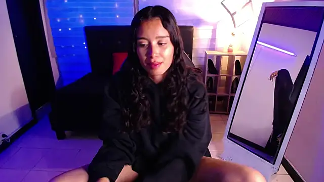  Mia Evans 1 online show from 8, 11, 2025