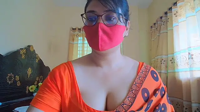 Snapshot of Elena_cruz5 chatting on 15, 7, 2026 Elena cruz5 online show from 15, 7, 2026