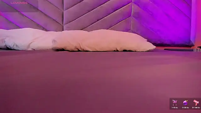 Mia Valentine  online show from 6, 11, 2025