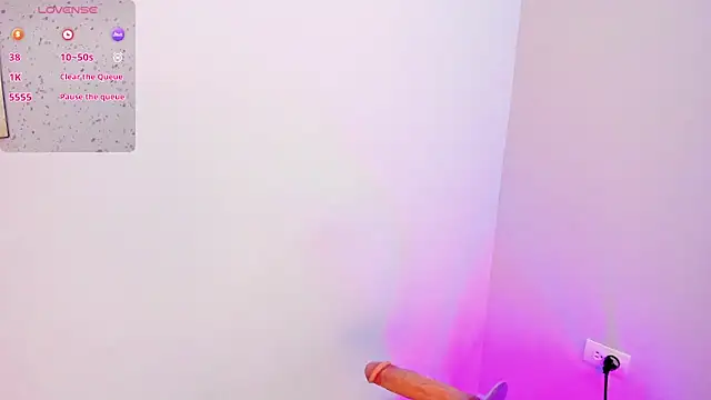 Mia Valentine  online show from 6, 2, 2026