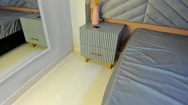 Mia Valentine  online show from 14, 2, 2026