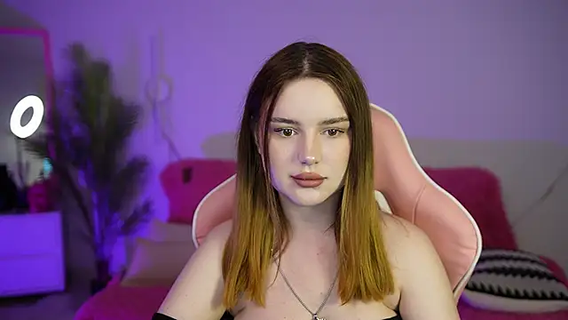 Snapshot of MilanaMoons chatting on 15, 9, 2025 MilanaMoons online show from 15, 9, 2025