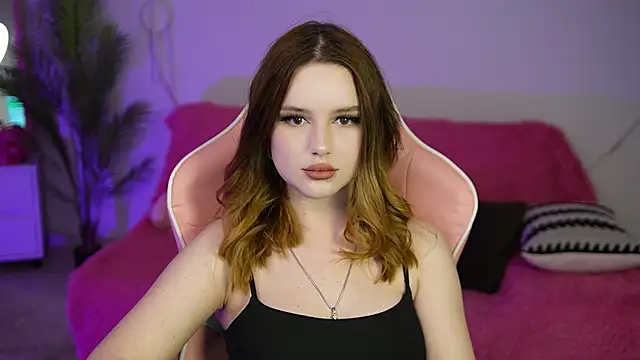 Snapshot of MilanaMoons chatting on 23, 9, 2025 MilanaMoons online show from 23, 9, 2025