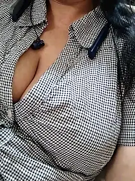 Janvi -Love online show from 12, 9, 2025