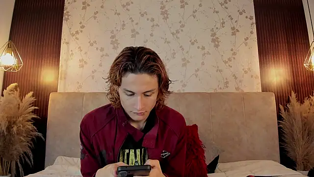 Snapshot of DarcyCullen chatting on 19, 9, 2025 DarcyCullen online show from 19, 9, 2025