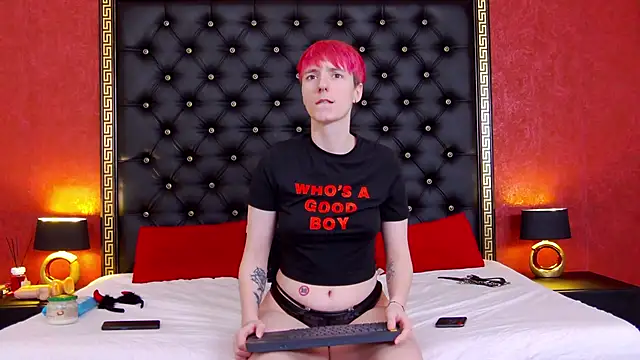 Luna Devil  online show from 20, 2, 2026