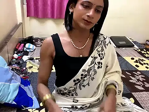 LuvLayla online show from 12, 11, 2025