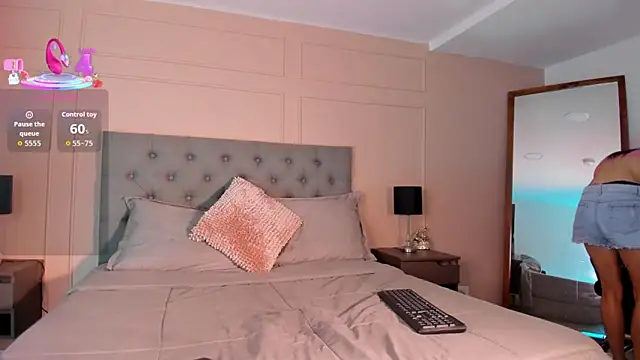 ALICESANDOVAL online show from 3, 10, 2025