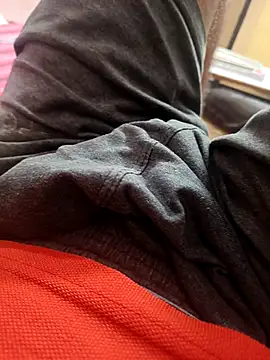 Snapshot of Deshi_hot_boy chatting on 2, 10, 2025 Deshi hot boy online show from 2, 10, 2025