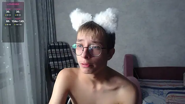 glasses cat online show from 30, 10, 2025