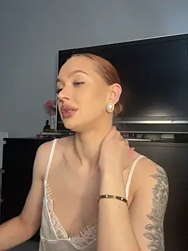 Snapshot of LittleFox___ chatting on 23, 4, 2026 LittleFox online show from 23, 4, 2026