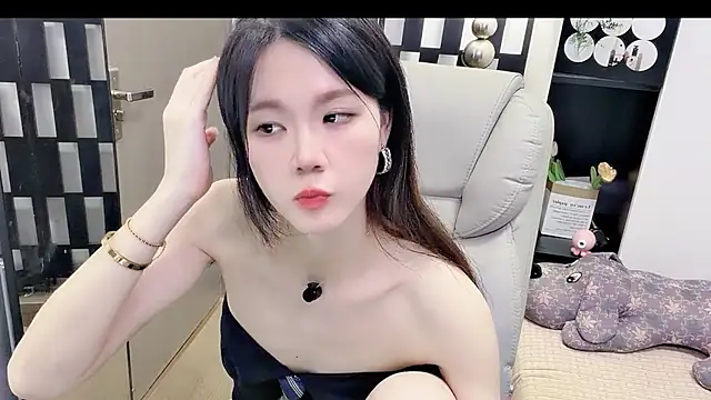 Yueyue-MM online show from 13, 7, 2026