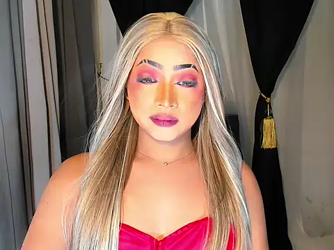 Snapshot of WenceSmith chatting on 14, 10, 2025 WenceSmith online show from 14, 10, 2025