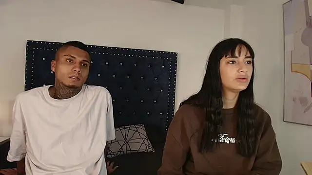 Snapshot of Damian_and_roxanne chatting on 24, 7, 2026 Damian and roxanne online show from 24, 7, 2026