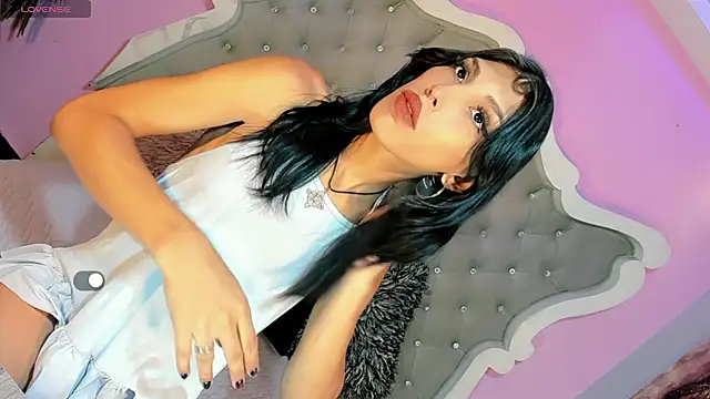 Snapshot of Honey_Moontsts chatting on 13, 5, 2026 Honey Moontsts online show from 13, 5, 2026