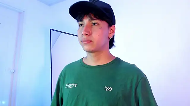 Snapshot of AngelFlexxx chatting on 8, 9, 2025 AngelFlexxx online show from 8, 9, 2025