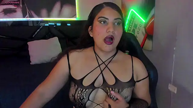 Snapshot of Sara_Bdsm_ chatting on 14, 4, 2026 Sara Bdsm online show from 14, 4, 2026