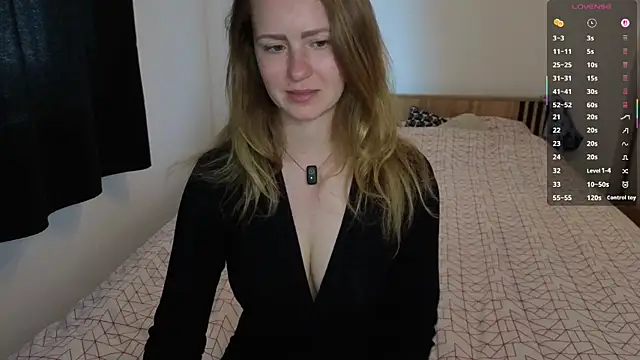 Snapshot of LyraHotty chatting on 3, 5, 2026 LyraHotty online show from 3, 5, 2026