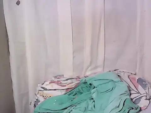 Snapshot of SweetEsterPinay33 chatting on 8, 10, 2025 SweetEsterPinay33 online show from 8, 10, 2025