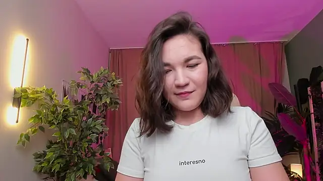 Halle Berrry online show from 14, 12, 2025