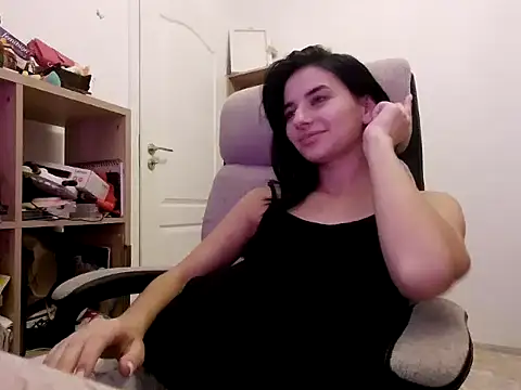 Snapshot of Hot_Bruny chatting on 14, 11, 2025 Hot Bruny online show from 14, 11, 2025