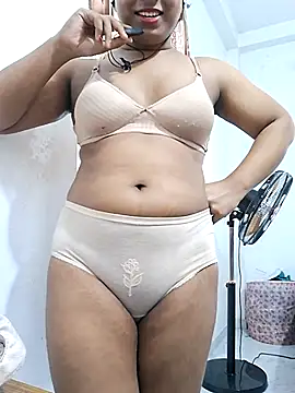 Snapshot of BeautyGirl_sara chatting on 10, 7, 2026 BeautyGirl sara online show from 10, 7, 2026