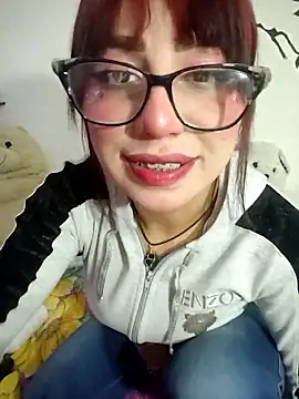 Snapshot of Kitty_Melodi chatting on 4, 5, 2026 Kitty Melodi online show from 4, 5, 2026