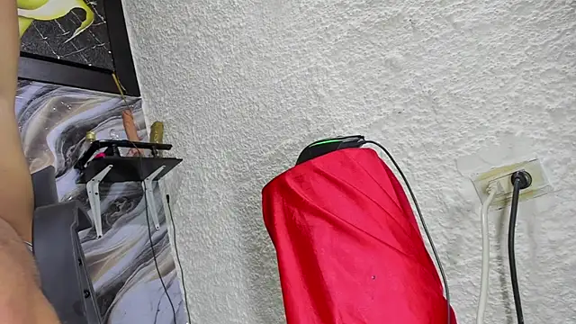 Snapshot of luiferrodri chatting on 27, 9, 2025 luiferrodri online show from 27, 9, 2025