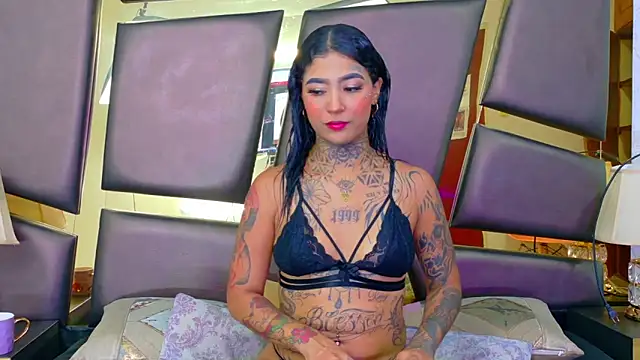 EmilieLake online show from 4, 12, 2025