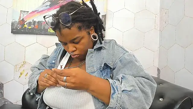 Anaa Fuentess online show from 15, 12, 2025