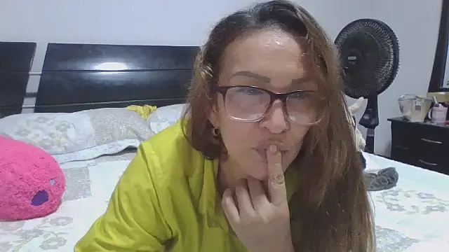 MiaVega online show from 9, 11, 2025