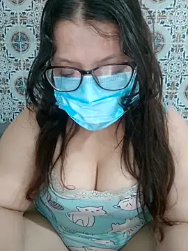 Snapshot of Hot-lino chatting on 18, 5, 2026 Hot-lino online show from 18, 5, 2026