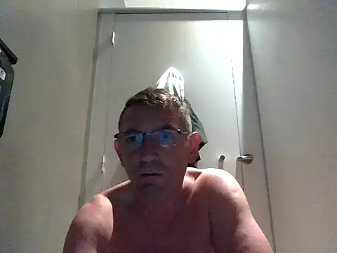 Snapshot of IMGTomi chatting on 15, 4, 2026 IMGTomi online show from 15, 4, 2026