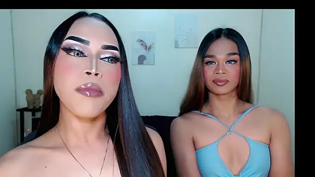 Snapshot of Lessandra_Lust chatting on 8, 9, 2025 Lessandra Lust online show from 8, 9, 2025