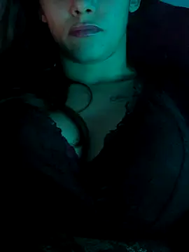 StrapPink online show from 14, 11, 2025